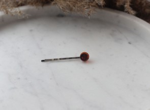 Hairpin decorated with amber